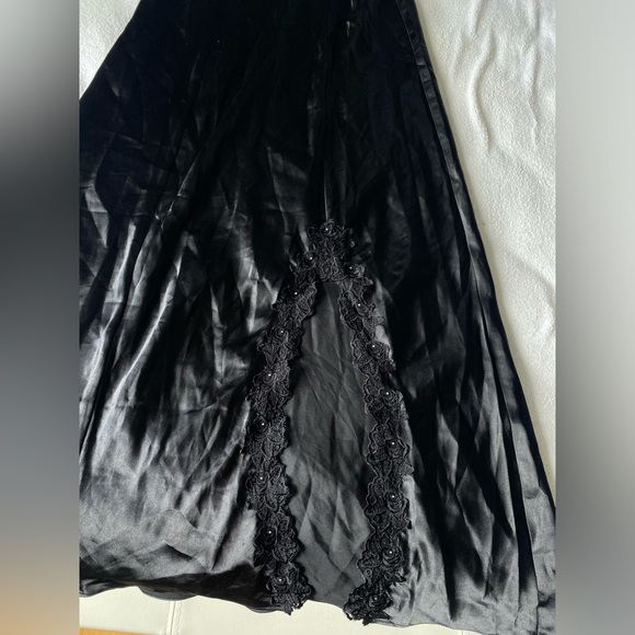 La Vie En Rose Long Silk Dress - Picture 5 of 10